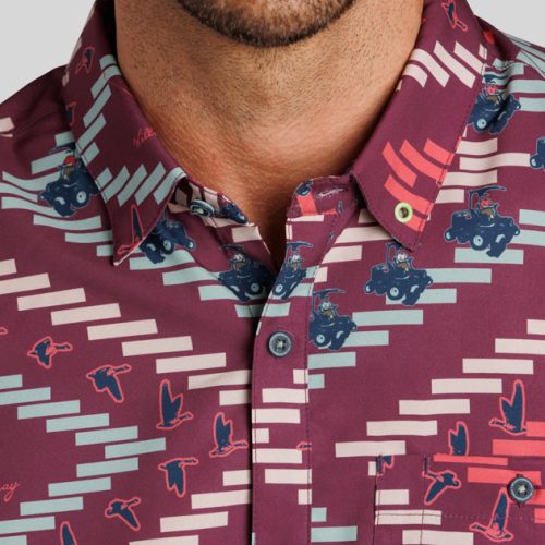 WilliamMurrayGolf Mens SSButtonDown FallIntoFormation 280 162 092 Burgundy On Figure Chest